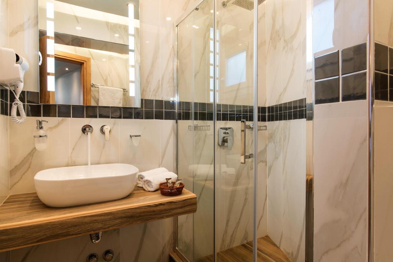 Angelica'S Deluxe Rooms In Adamas Exterior foto